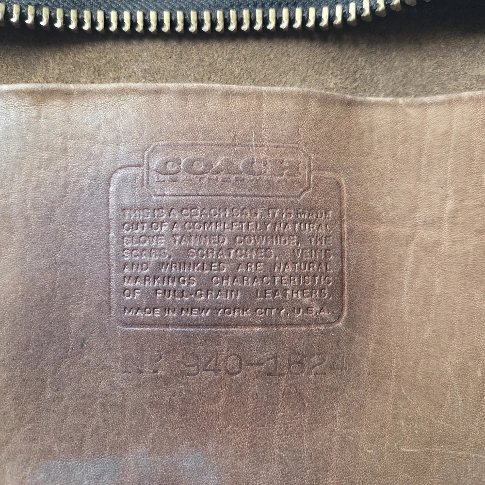Classic Tan Leather Men's Bag - Picture 7 of 7